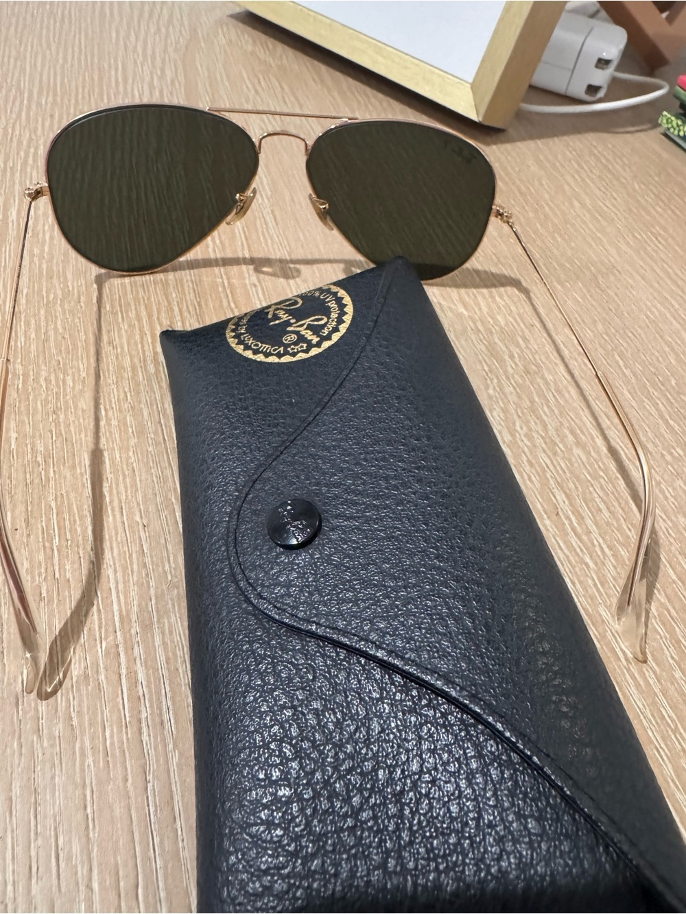 Ray-Ban Aviator Sunglasses in Gold with Black Lenses and Case Polarized - Picture 3 of 3